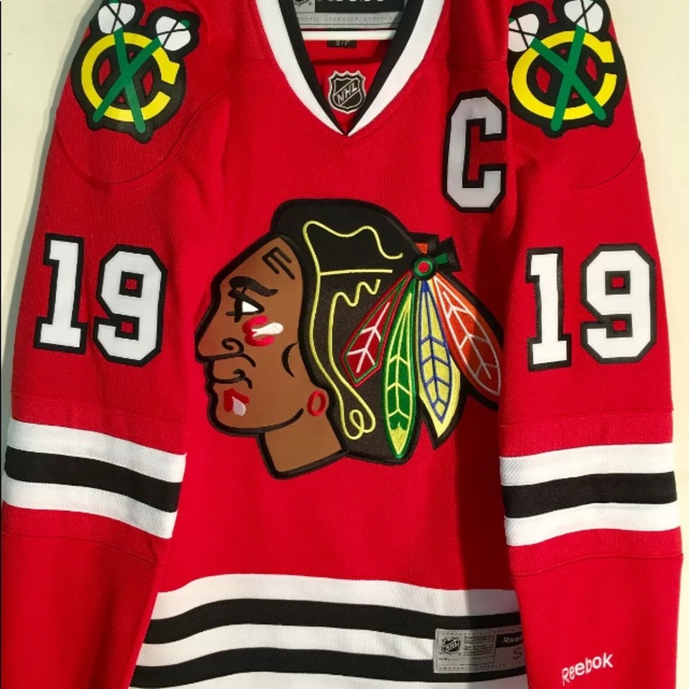 Jonathan Toews signed jersey NWT